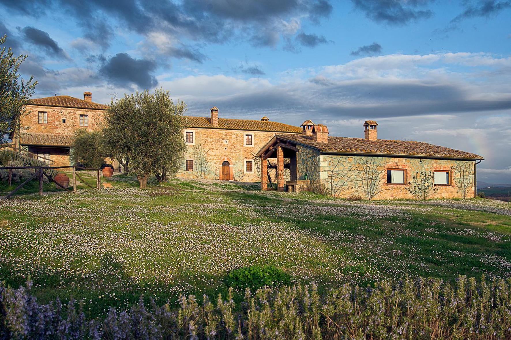 Agriturismo Le Sorbelle D'Orcia Con Piscina Pienza Zewnętrze zdjęcie