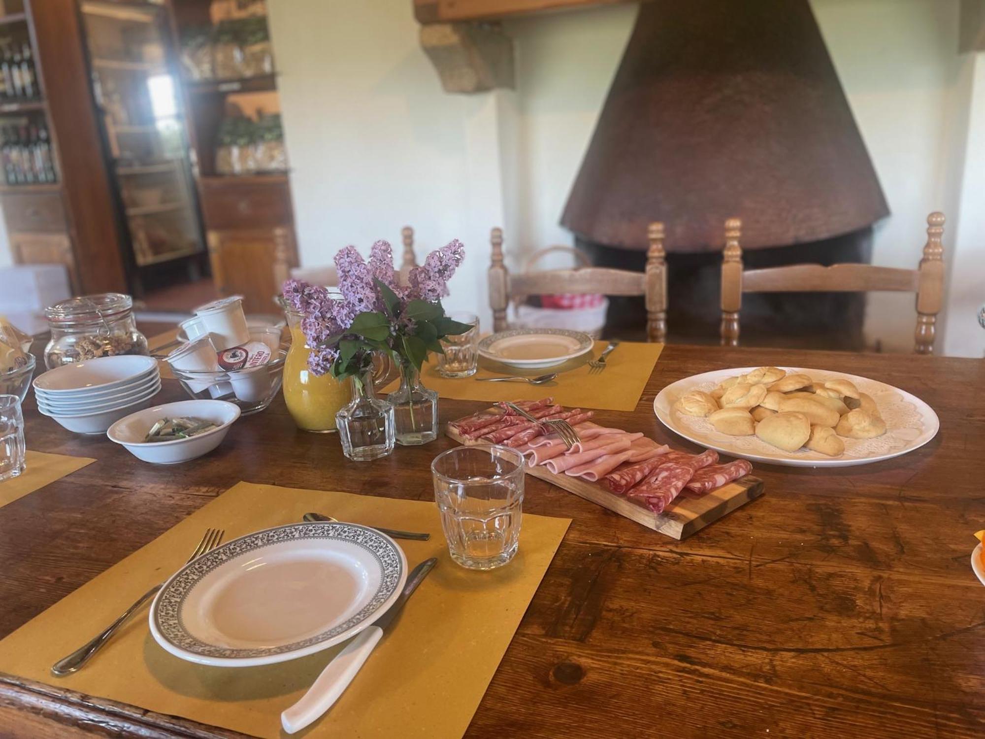 Agriturismo Le Sorbelle D'Orcia Con Piscina Pienza Zewnętrze zdjęcie