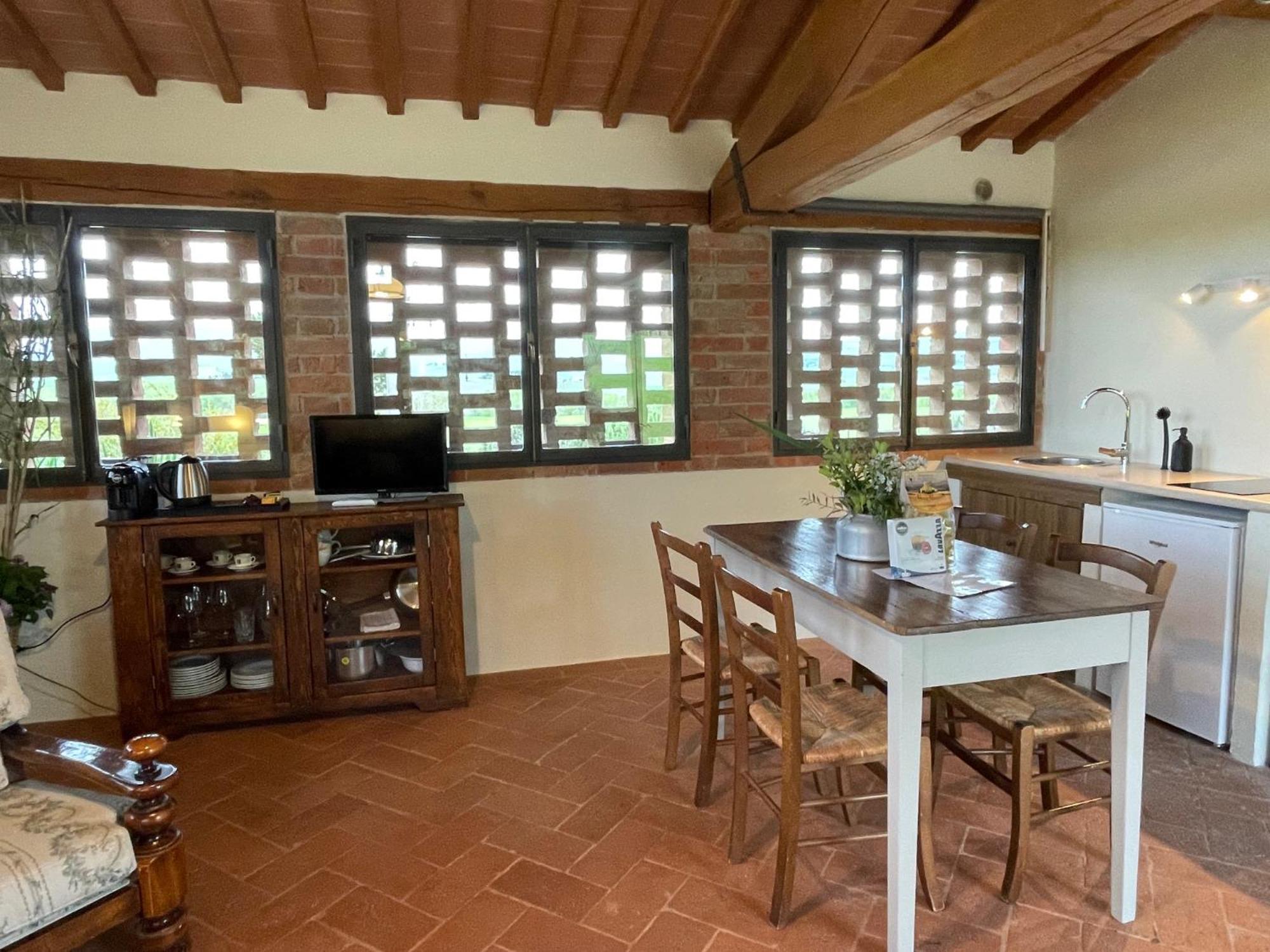 Agriturismo Le Sorbelle D'Orcia Con Piscina Pienza Zewnętrze zdjęcie
